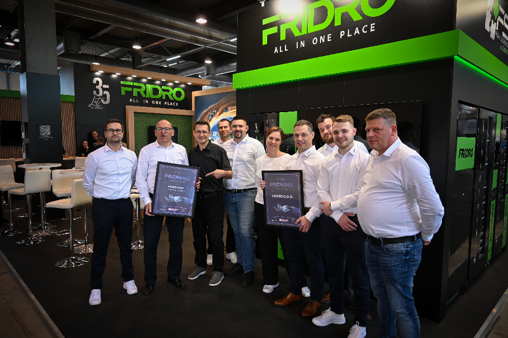 Skupinska fotografija ekipe Fridro